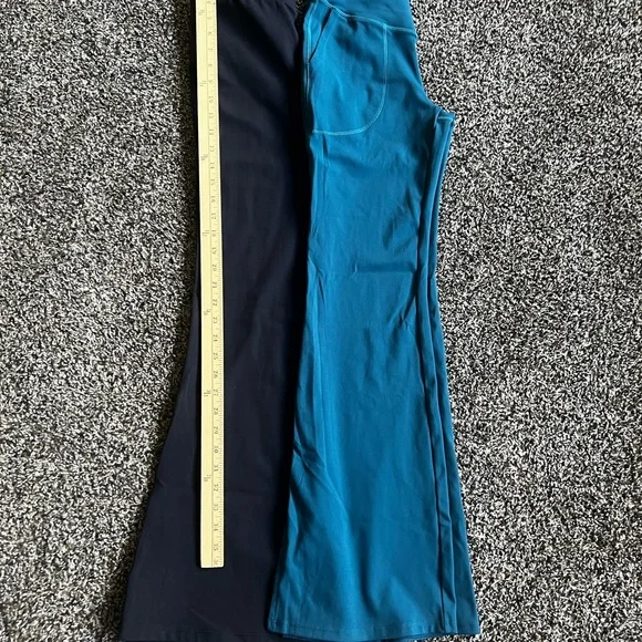 Black and Teal Leggings - Picture 2 of 9